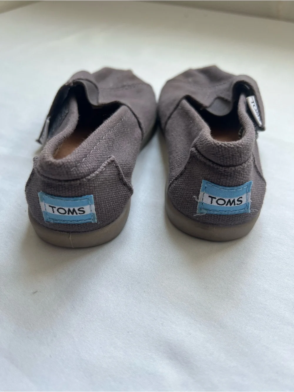 Toms Kids Slip-On Sneakers in Dark Brown Canvas